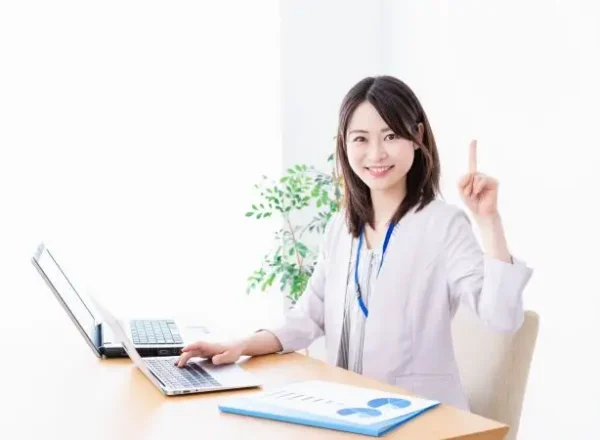 ストレス管理に取り組む女性社員とHRV向上の健康指導